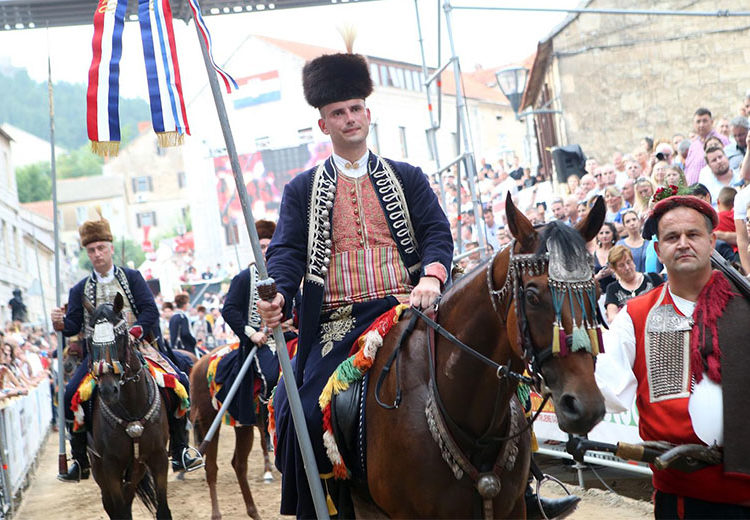 Slavodobitnik 303. Sinjske alke je Josip Čačija