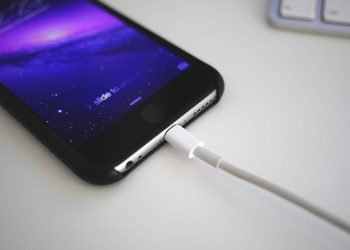 Sprema li se Appleu istraga i kazna zbog punjača za iPhone?