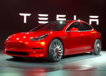 Tesla ima gubitak od 700 milijuna dolara. Dionica skočila 16 posto