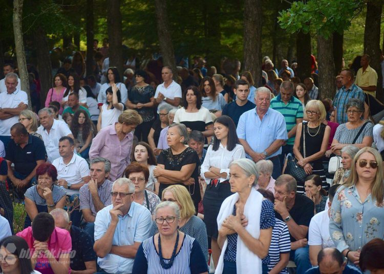 Tisuće vjernika na Uočnici blagdana Velike Gospe u Širokom Brijegu