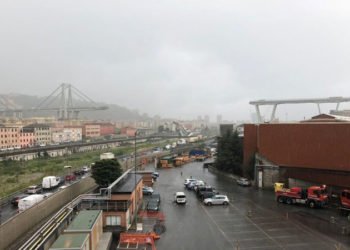 Urušio se vijadukt iznad Genove, deseci mrtvih