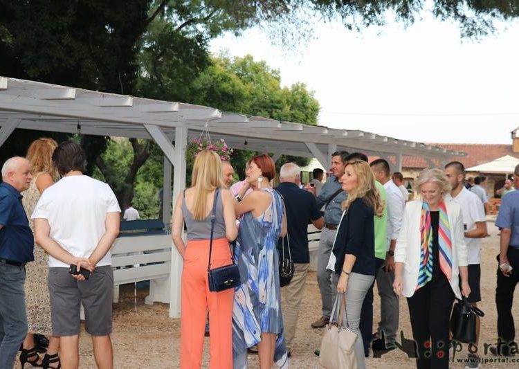 FOTO: Uz slapove Koćuše održana druga večer Ljubušaka