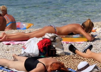 Veliki sukob na plaži Makarske rivijere