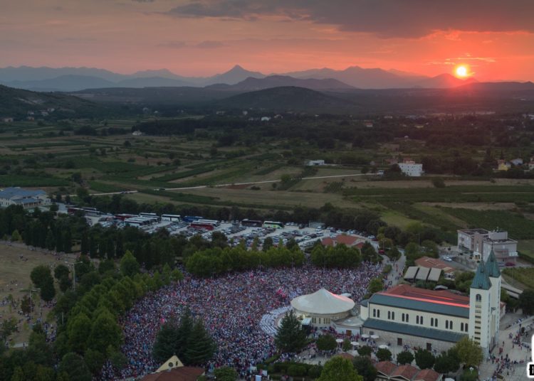 Više desetaka tisuća mladih iz 72 zemlje na “Mladifestu” u Međugorju