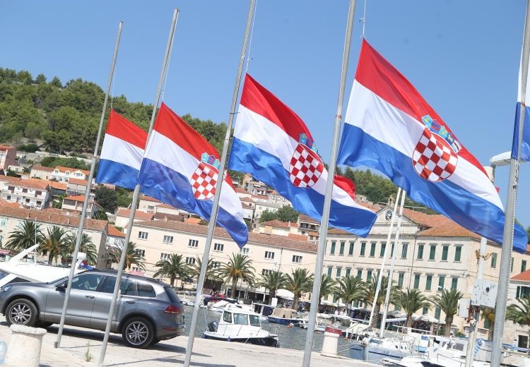 Pokopan Oliver Dragojević