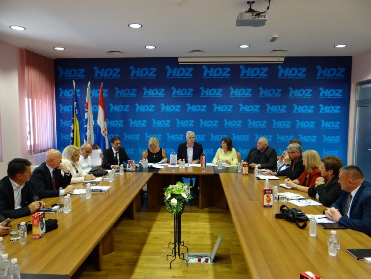 „Razvoj i o(p)stanak“ – naziv je programa HDZ-a BiH za Opće izbore