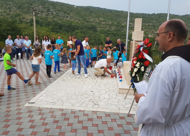 Široki Brijeg: Na Rujnu svečano otkriven spomenik