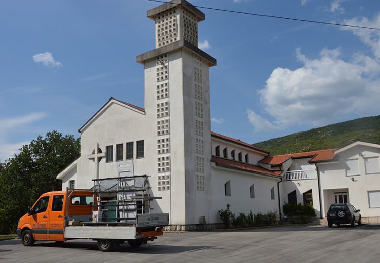 Široki Brijeg: Nastavljeni radovi na župnoj crkvi u Izbičnu
