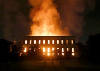 U velikom požaru uništen nacionalni muzej u Rio de Janeiru