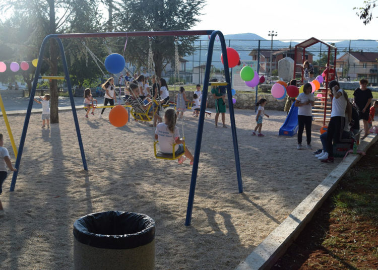 Široki Brijeg: Kočerinski mališani dobili igralište