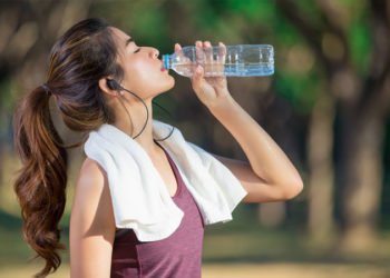 Stručnjaci otkrili zbog čega je važno piti vodu prije, tijekom i nakon treninga