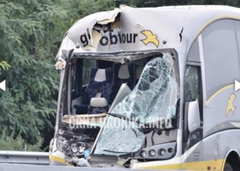 Vozač poginuo, 16 djece ozlijeđeno na povratku s ekskurzije u BiH