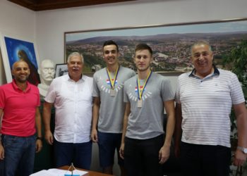 Gradonačelnik Kraljević upriličio prijem za Matea Čolaka i Matea Drežnjaka!