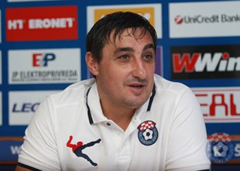 Sedloski:  Pružiti maksimum u derbiju i vratiti osmijeh na lica igrača