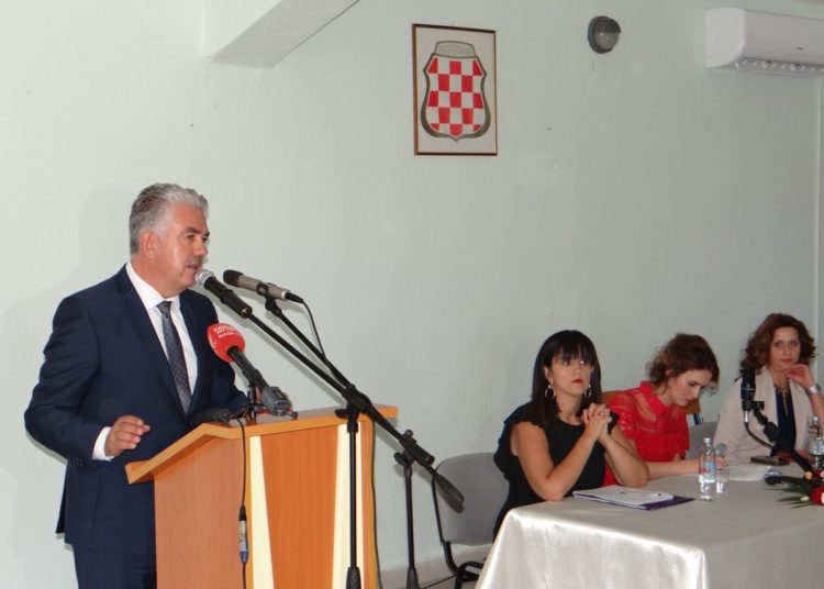 Čović u Ravnom: Ono što radimo, radimo za dobro čovjeka, prije svega za svoj narod