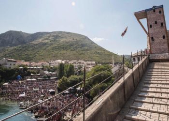 Zanima vas kakav je osjećaj skočiti sa Starog mosta? Evo što kažu natjecatelji