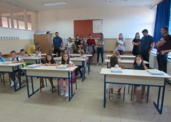 Mostar: Udruga Zvonigrad osigurala besplatne udžbenike za prvašiće u Pologu