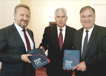 Čović poklonio svoju knjigu Izetbegoviću i Ivaniću