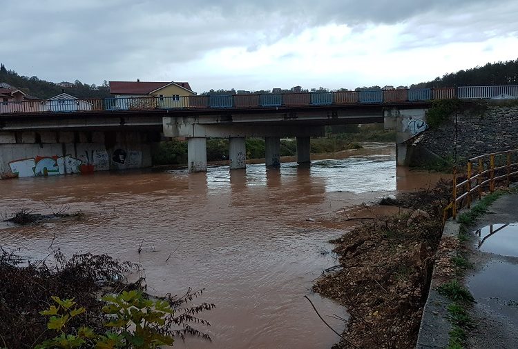 Široki Brijeg: Ugrovača ponovno teče u crvenoj boji