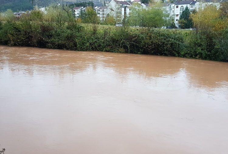 Široki Brijeg: Ugrovača ponovno teče u crvenoj boji