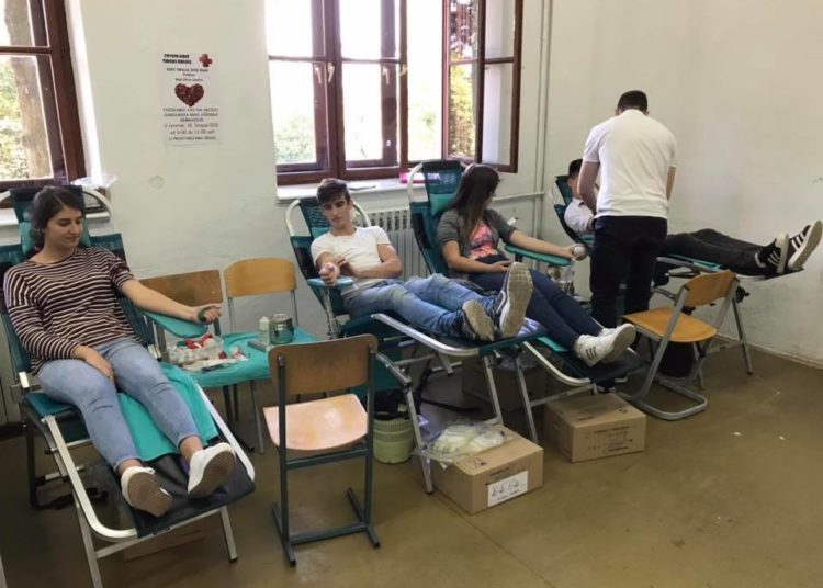 Široki Brijeg: Gimnazijalci darovali 45 doza krvi