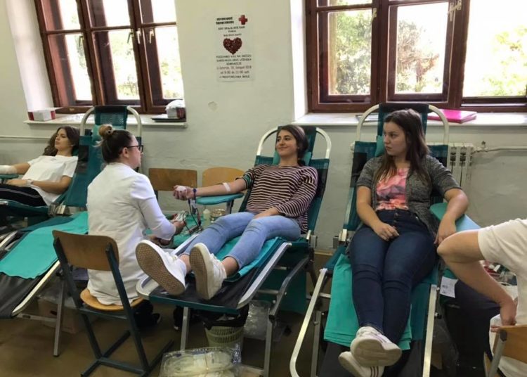 Široki Brijeg: Gimnazijalci darovali 45 doza krvi