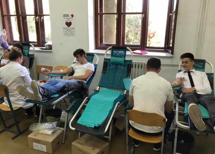 Široki Brijeg: Gimnazijalci darovali 45 doza krvi
