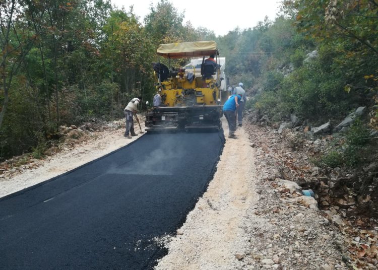 Široki Brijeg: Asfaltirana dionica ceste Crne Lokve – Rujan