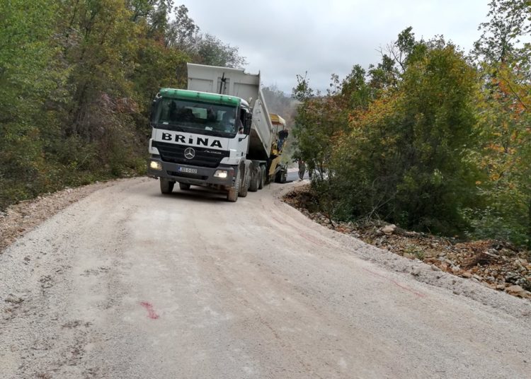 Široki Brijeg: Asfaltirana dionica ceste Crne Lokve – Rujan
