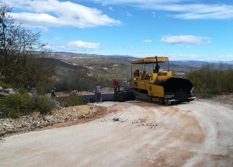 Široki Brijeg: Asfaltirana dionica ceste Crne Lokve – Rujan