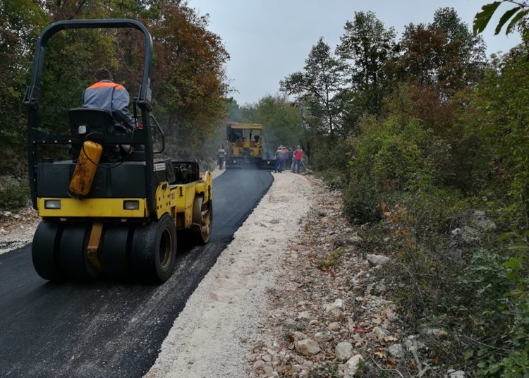 Široki Brijeg: Asfaltirana dionica ceste Crne Lokve – Rujan