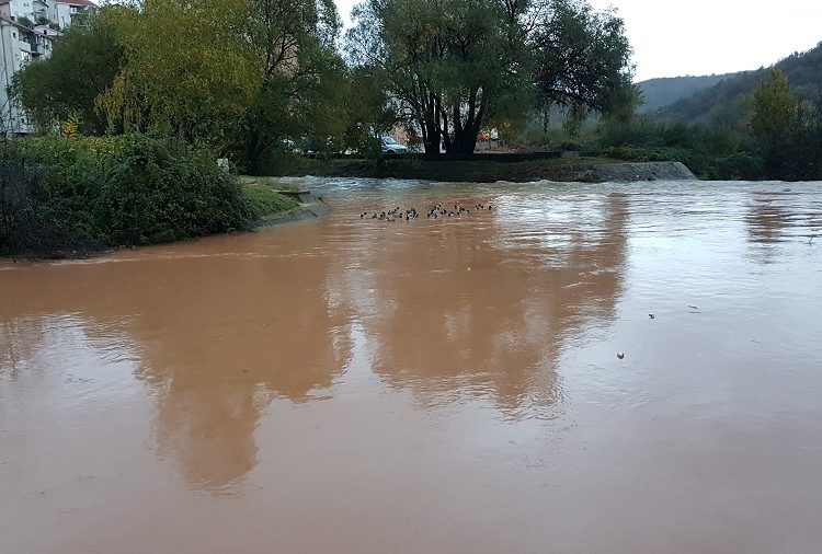 Široki Brijeg: Ugrovača ponovno teče u crvenoj boji