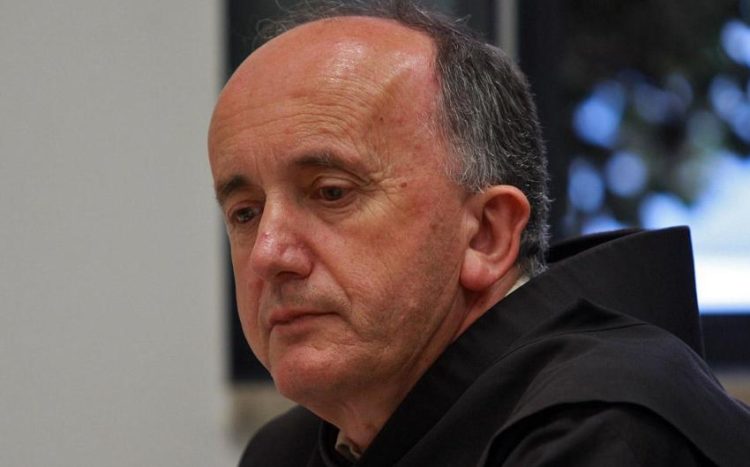 Fra Miljenko Stojić: Dignimo se, zbijmo redove