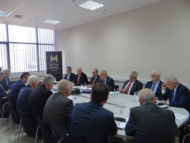 Apel 182 hrvatska intelektualaca javnosti i biračima