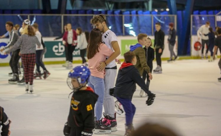 Otvorena sezona klizanja u Zagrebu