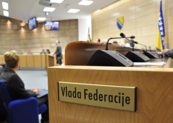 Ministri iz HDZ-a stigli na sjednicu