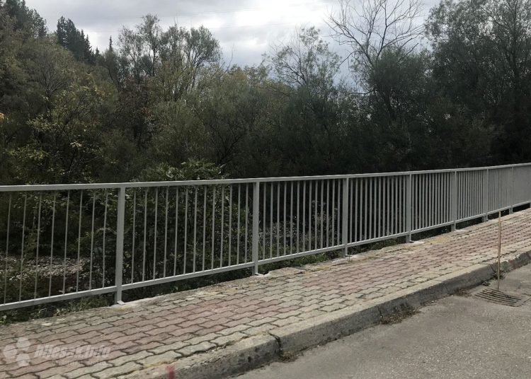 Široki Brijeg – U tijeku postavljanje ograde u Borku, uskoro stiže i rasvjeta