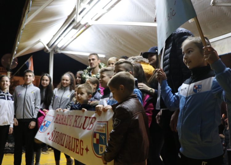 Široki Brijeg dočekao svjetskog prvaka – Ivana Kvesića