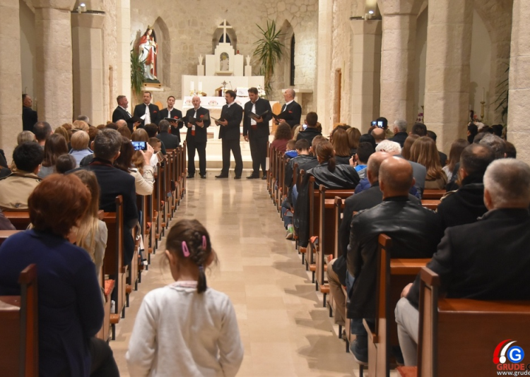 Vokalisti Salone i OGŠ Grude u crkvi Svete Katarine priredili nezaboravan koncert
