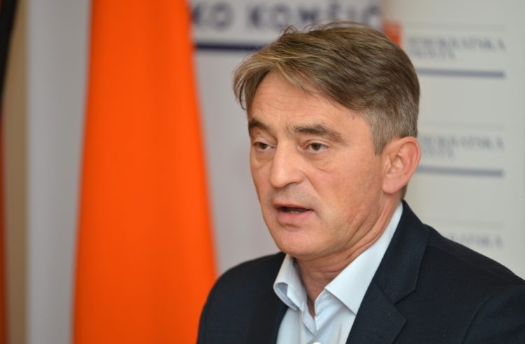 Deutsche Welle: Suludo je da Komšić ide u Zagreb na sastanak sa potrošenim Mesićem