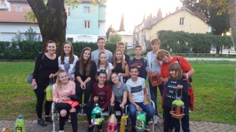 Mladi iz Ljubuškog od prikupljenog otpada napravili hranilice za ptice
