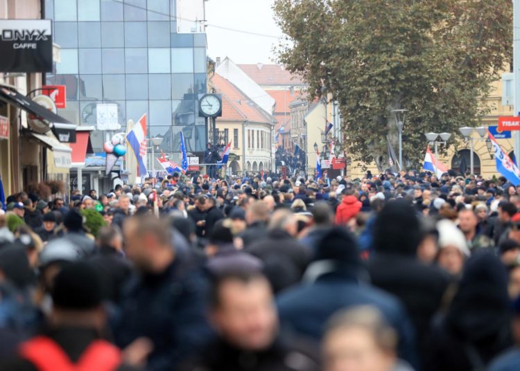 Vukovar: Tisuće ljudi u Koloni sjećanja
