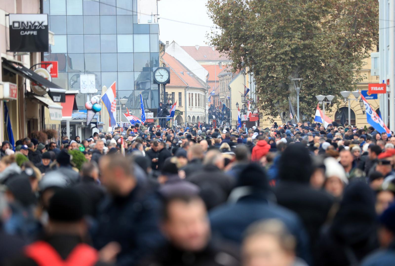 Vukovar: Tisuće ljudi u Koloni sjećanja