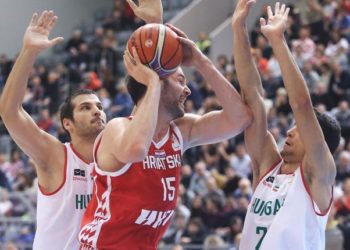 Pobjedom protiv Mađara hrvatski košarkaši ostali u igri za Svjetsko Prvenstvo