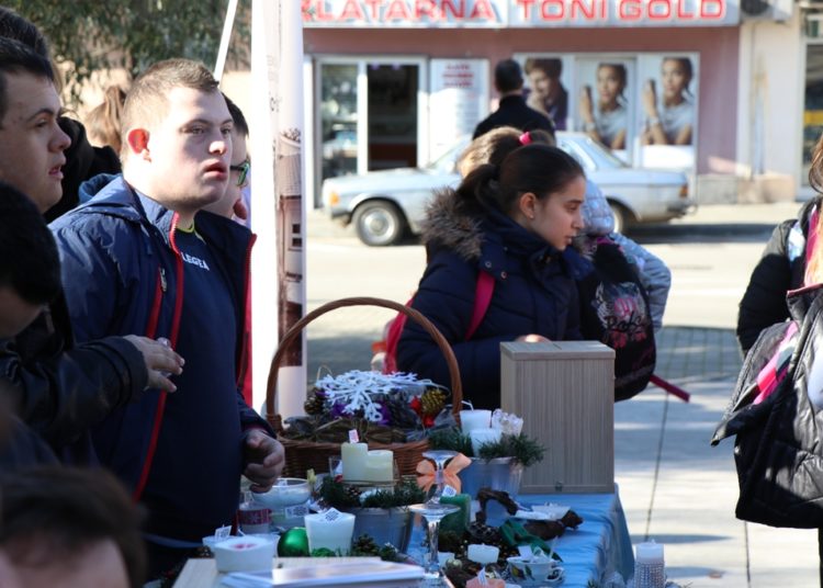 Široki Brijeg: Dom „Marija naša nada“ – Prodaja božićnih rukotvorina