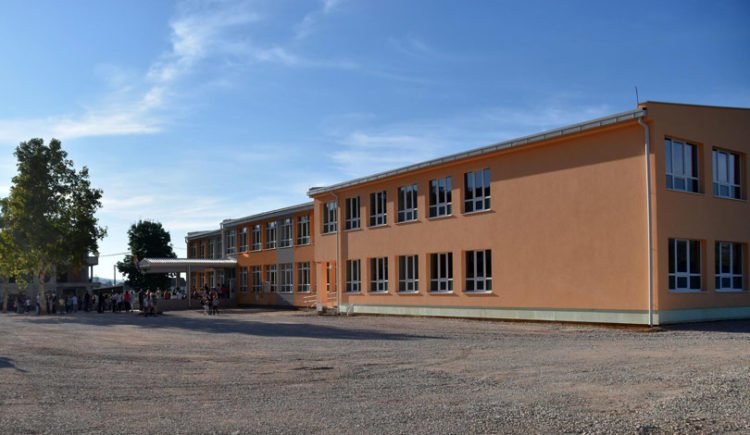 Grude: Ispred vrtića i škole će se postaviti 1250 m2 kocke