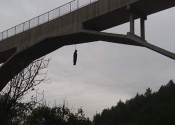 U Širokom Brijegu obješena lutka: Poganstvo Halloweena ulazi na velika vrata!