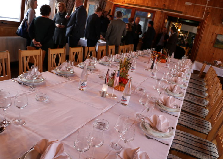 Vlada ŽZH organizirala svečani ručak povodom američkog Dana zahvalnosti