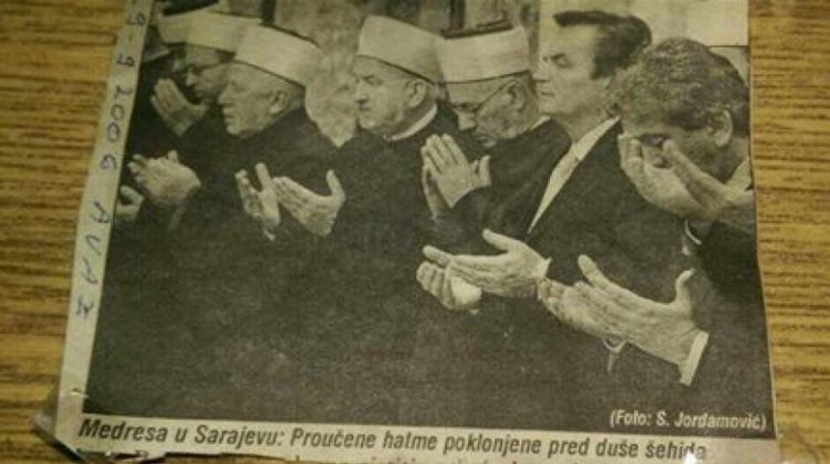 Komšić je 2006. godine proučio hatmu za duše šehida