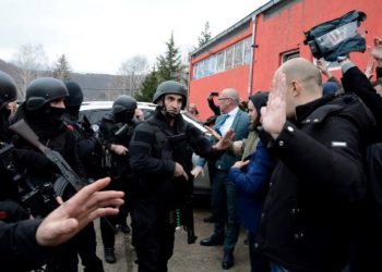 Rafali i sirene na Kosovu, uhićena četvorica Srba, u podne prosvjed zbog povećanja carina